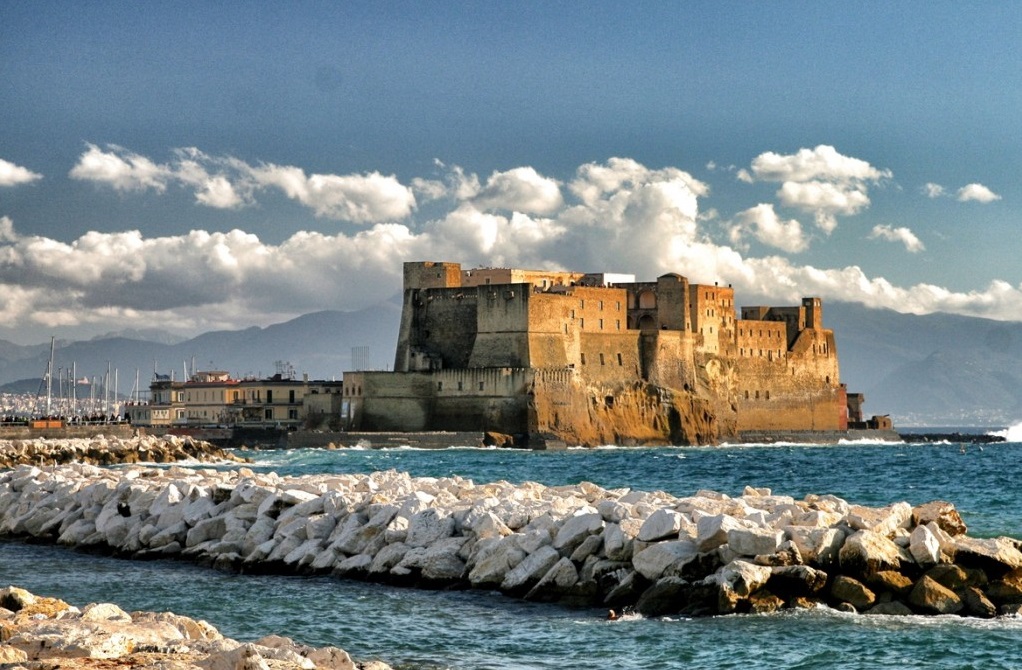 castel del ovo napoli
